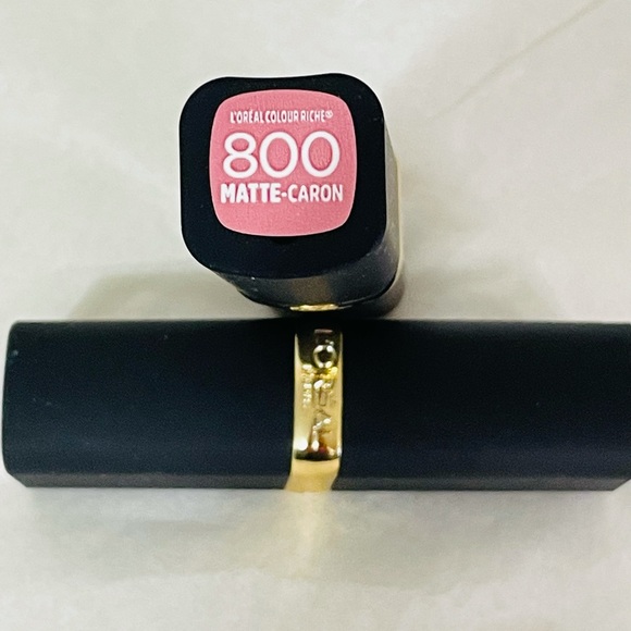 New L'Oreal Matte Lipstick, Colour Riche 800 - Picture 3 of 3
